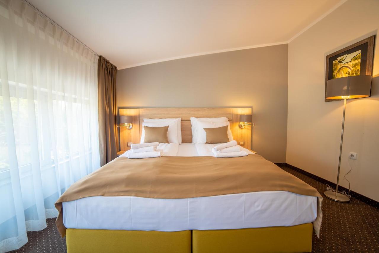 Hotel Soni Lux Tuzla Eksteriør billede
