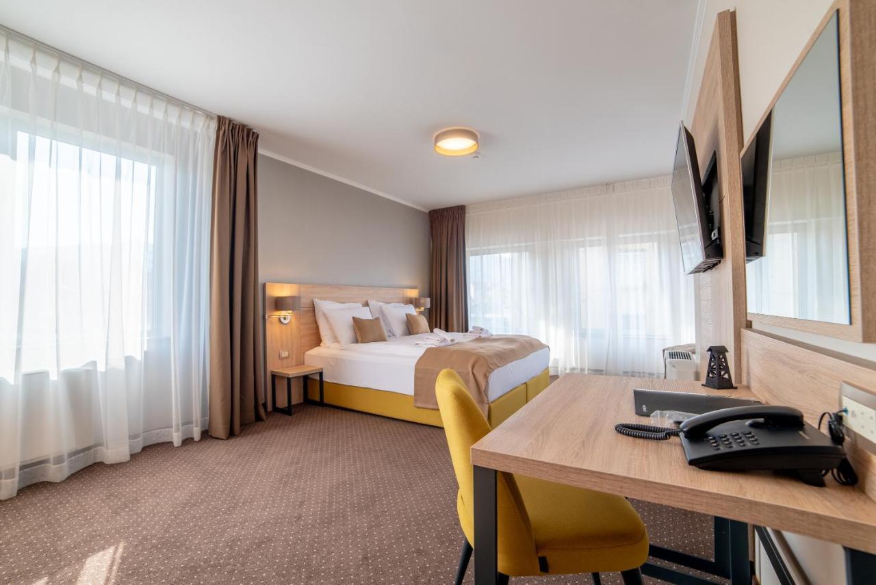 Hotel Soni Lux Tuzla Eksteriør billede